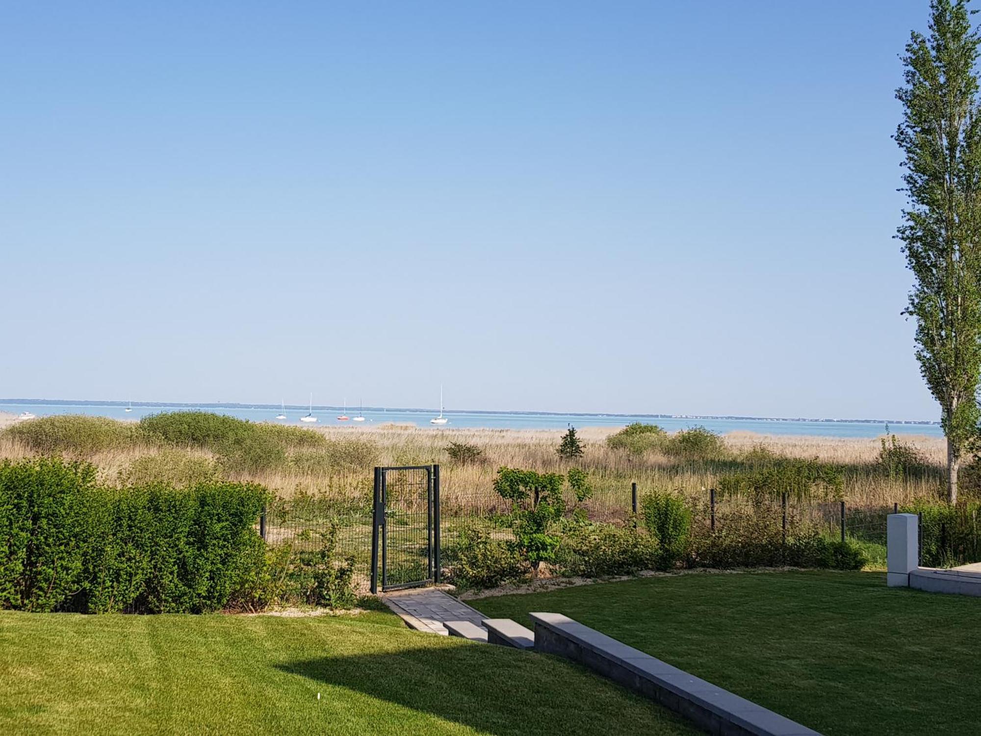 Coastline Balaton Apartment Альшоерш Екстер'єр фото